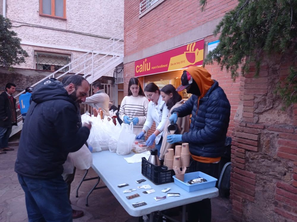 Fotografia de: Projecte solidari Caliu CETT | CETT